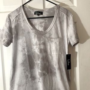 Cute lulus T-shirt